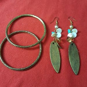 🎀BOGO HALF OFF🎀 Earring & bracelet lot